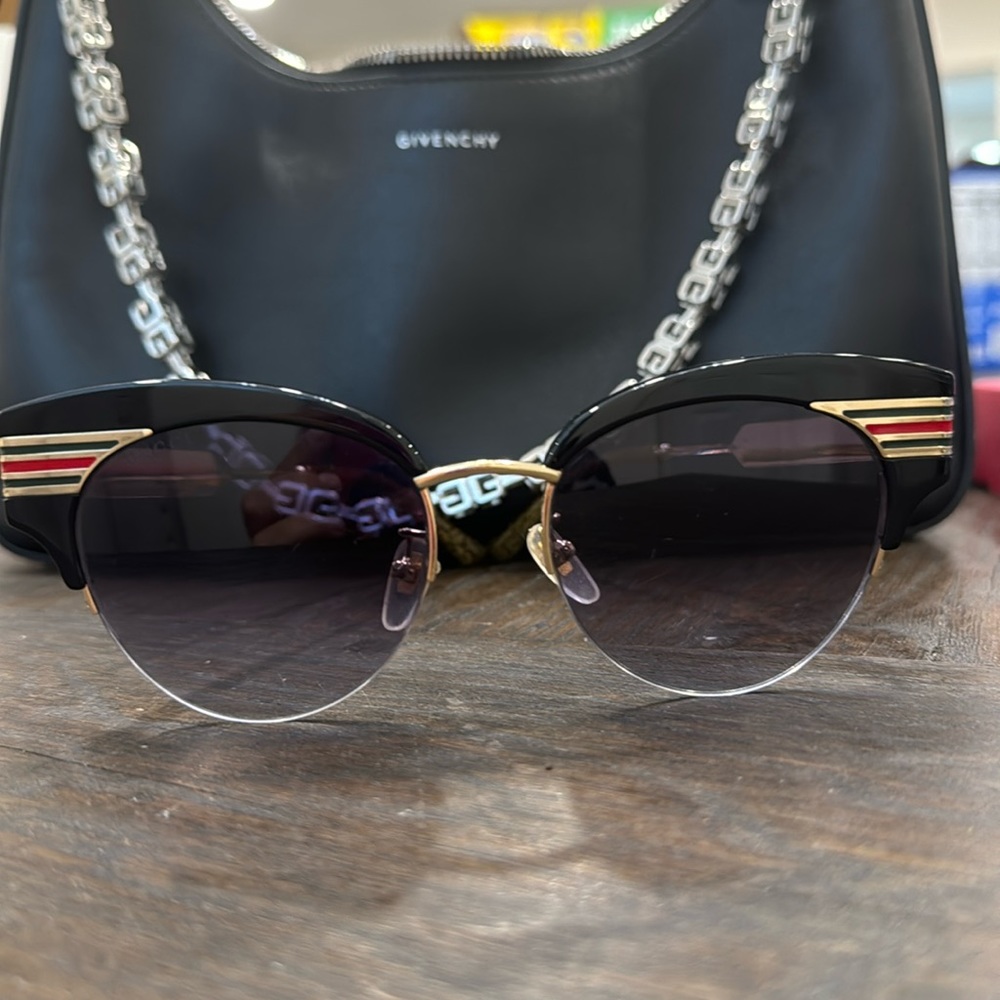 Gucci sunglasses 💕